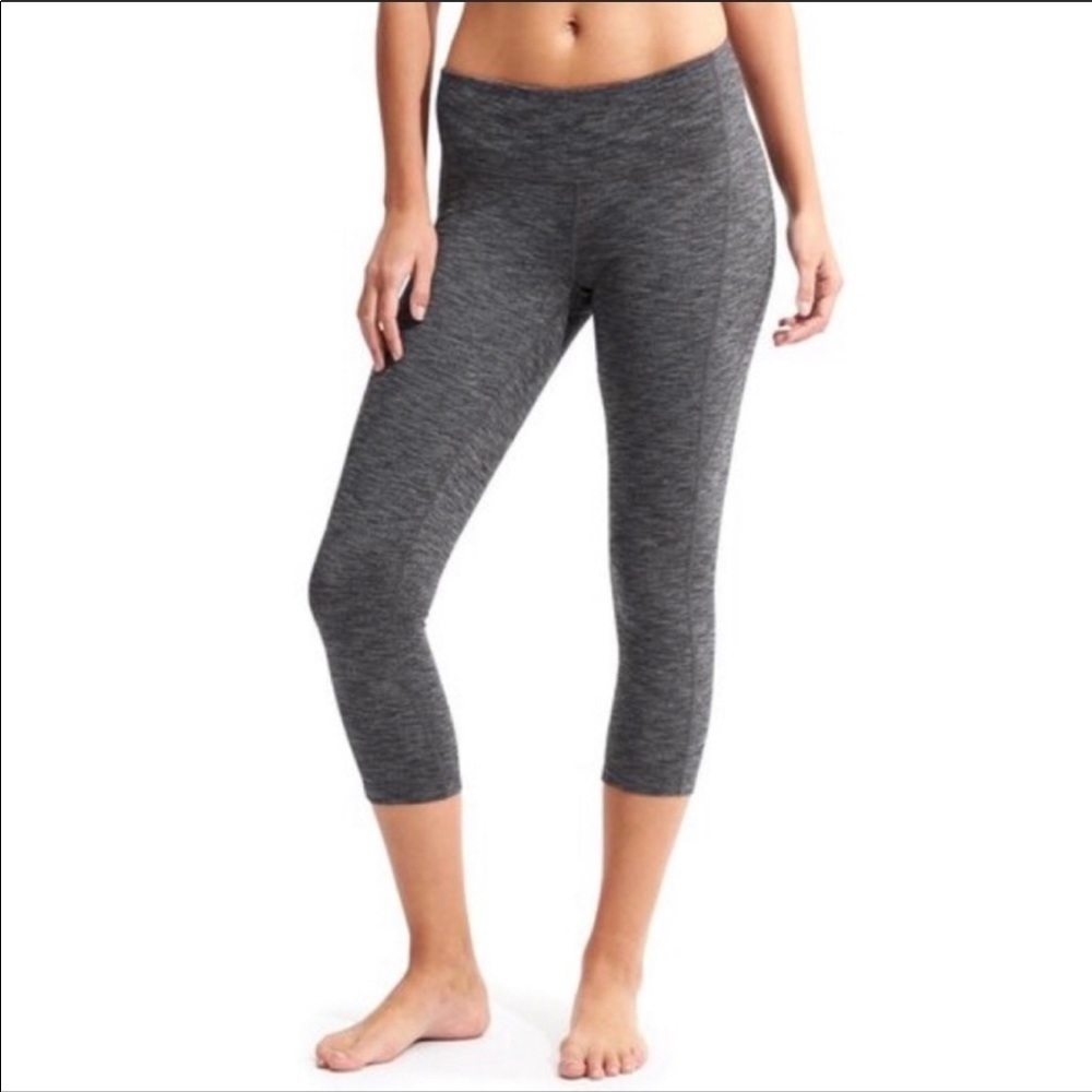 Athleta Heathered Gray Revelation Capri Leggings
